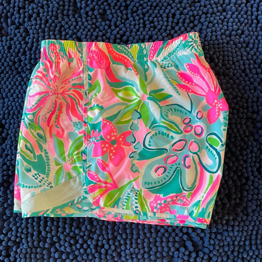 Lilly Pulitzer Luxetic Athletic Shorts - Picture 3 of 6
